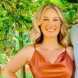 Meet your Posher, Destinee